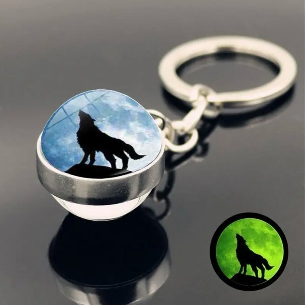 Howling Wolf Glass Keychain/Bag Charm New in Packaging
